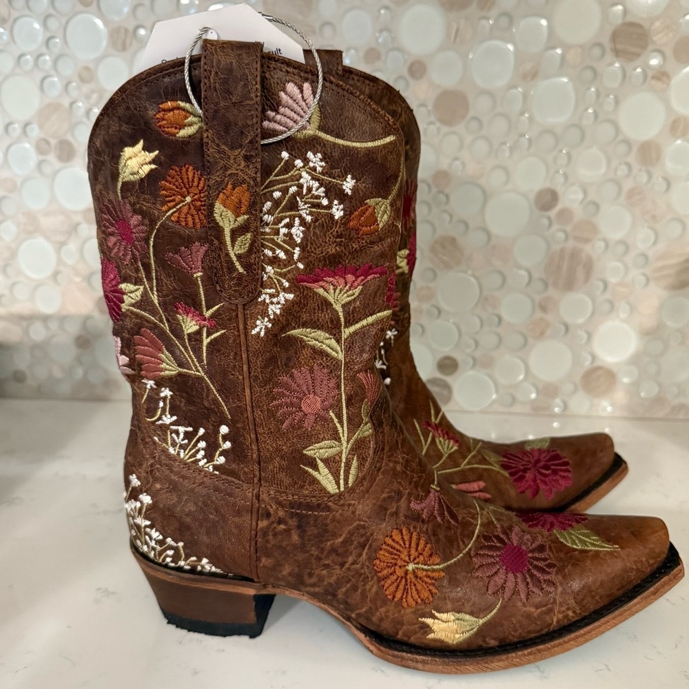 LANE New Embossed Leather Embroidered Western Boots - Picture 9 of 14